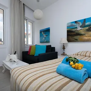 Hotel Opera, Lárnaca