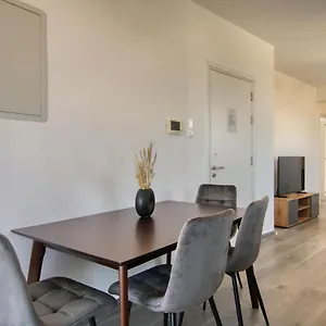  Apartament Phaedrus Living Coral Bliss
