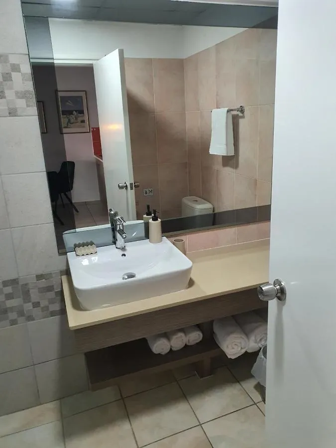 Larnaca Bay Suites Ciprus